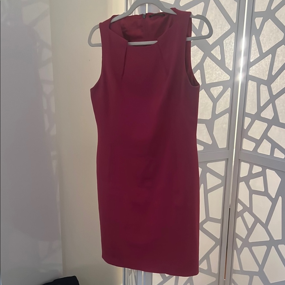 Elie Tahari Pink Sleeveless Crew Neck Sheath Dress